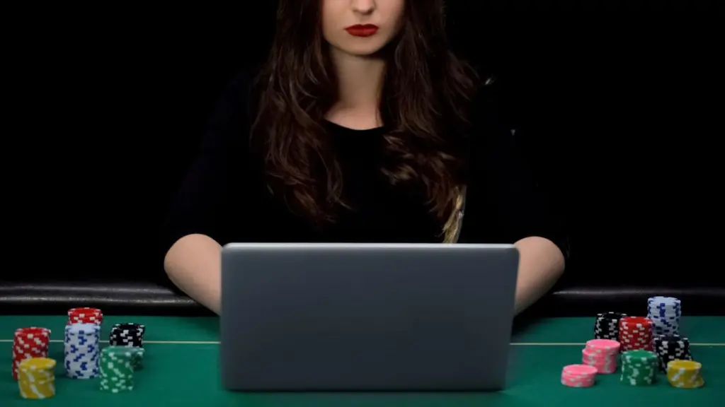 User applying responsible gambling limits while playing in crypto casino environment
